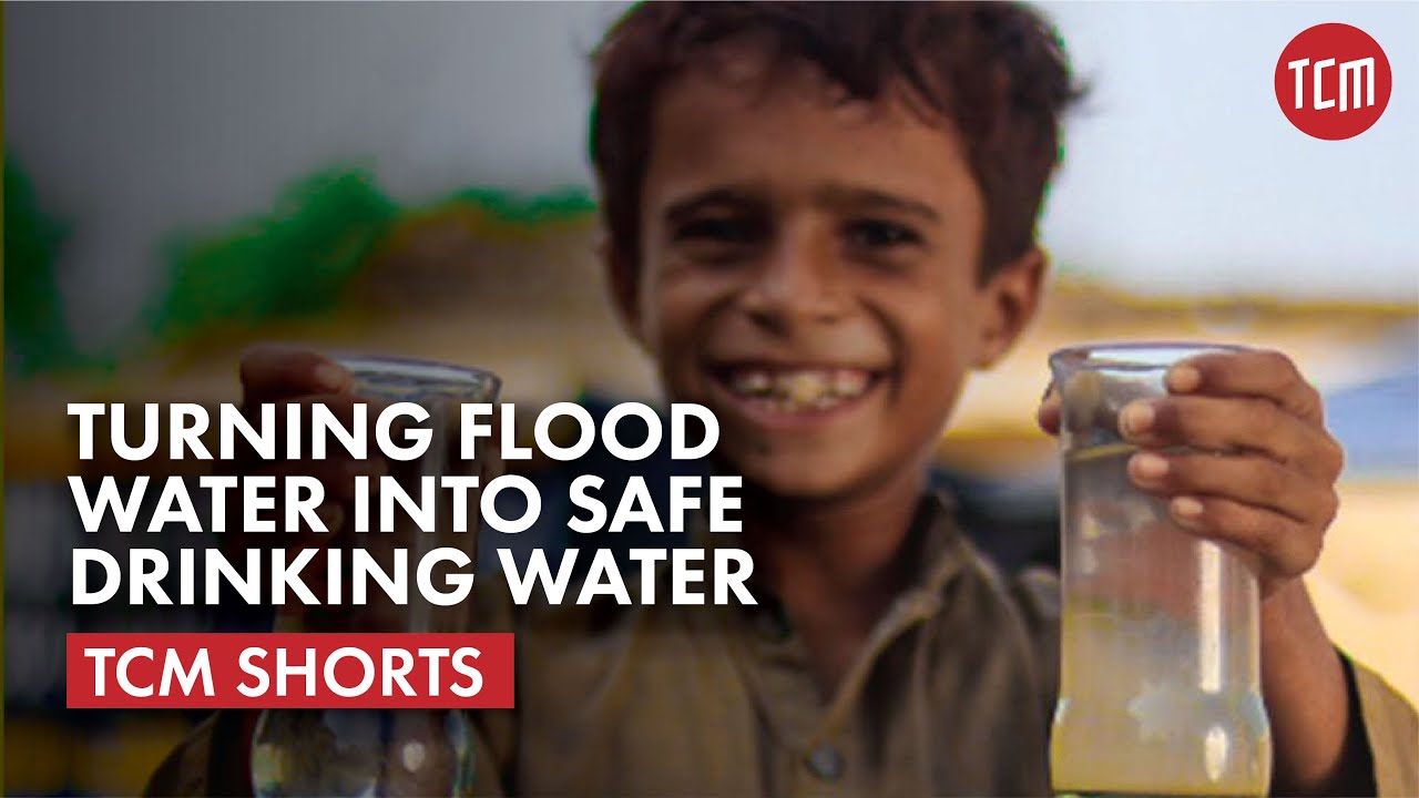 How Are These Pakistanis Filtering Flood Water to Produce Clean Water