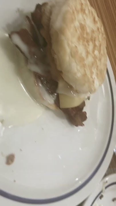 ihop-biscuit-bacon-cheese-and-hash-brown-breakfast-creamysauce