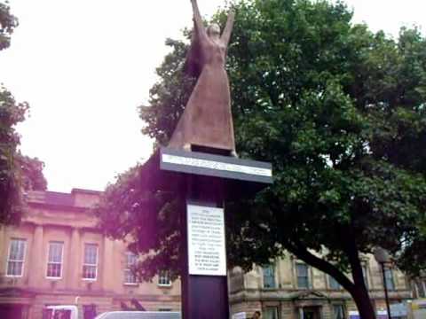 Spanish Civil War sculpture: La Pasionaria [Dolore...