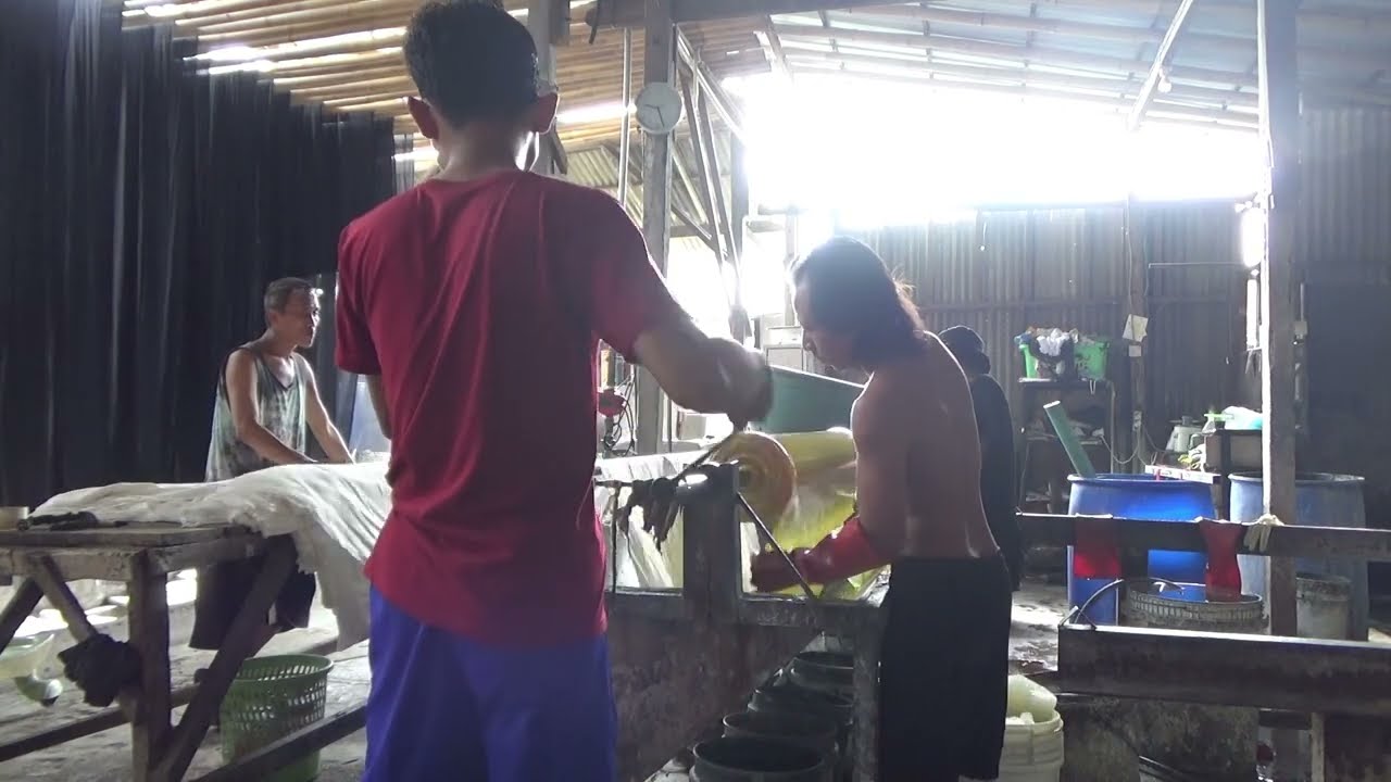 Proses Mewarnai Kain secara manual