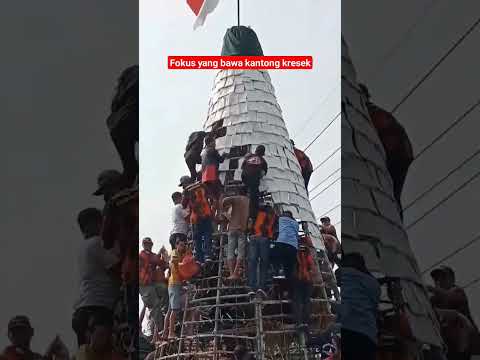TUMPENG TEMPE RAKSASA Tradisi ruwat desa