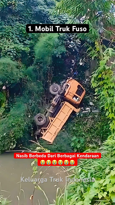 Nasib Berbeda Berbagai Kendaraan Truck Bus Mini Truck Van #shorts #crash #accidentnews