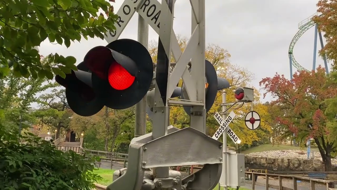 Six Flags Over Texas Railfaning (WCH Ebell)