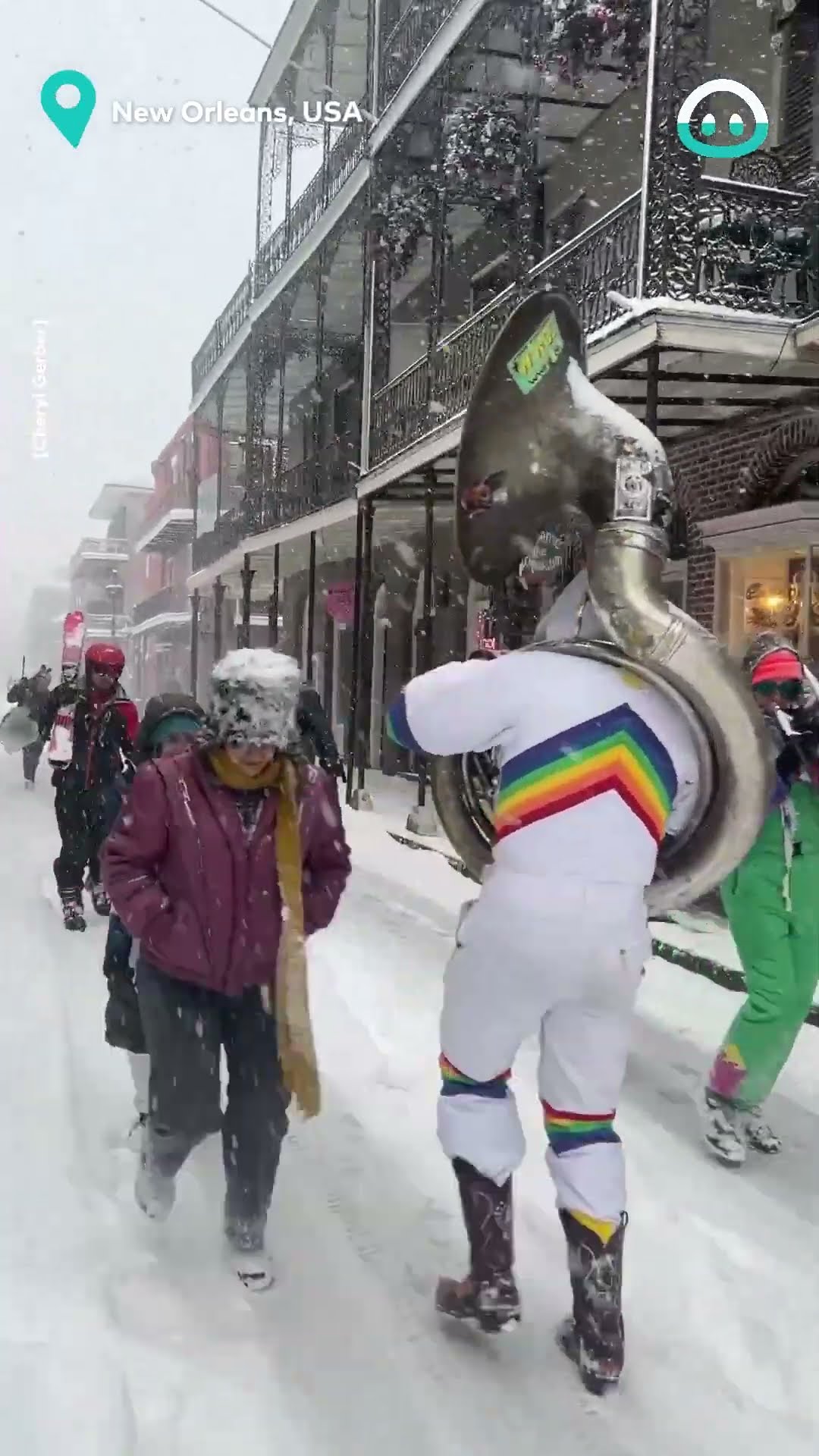 Snow Can't Stop New Orleans Musicians || ViralHog