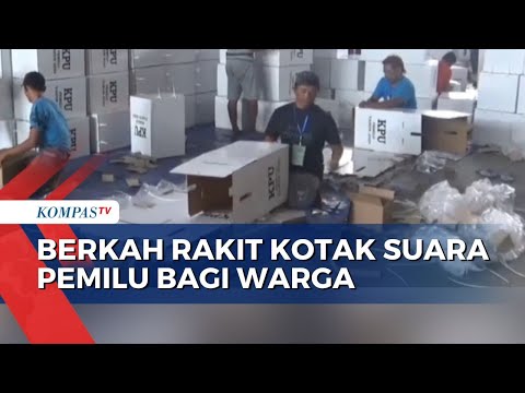 Warga Kebagian Berkah Pemilu 2024 dengan Merakit Kotak Suara