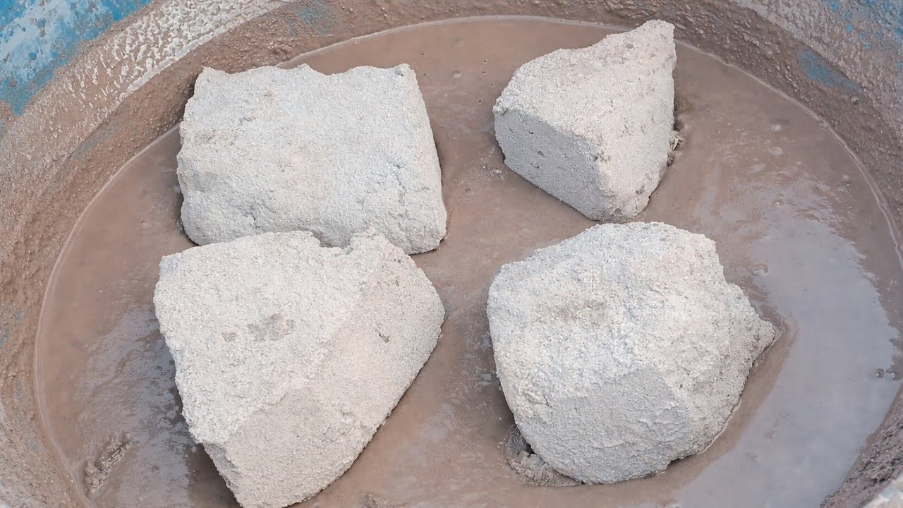 ASMR Relaxing silky smooth paste play dusty Dry 🤎 dipping crumble in 💦🤤