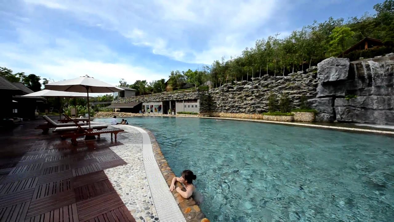 The Swimming Pool of Philea Hotel Melaka - YouTube