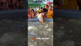 One Hand… Massive Shrimp Haul