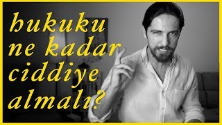 Hukuku Ne Kadar Ciddiye Almalı? Hukuk Ve/Ya Edebiyat