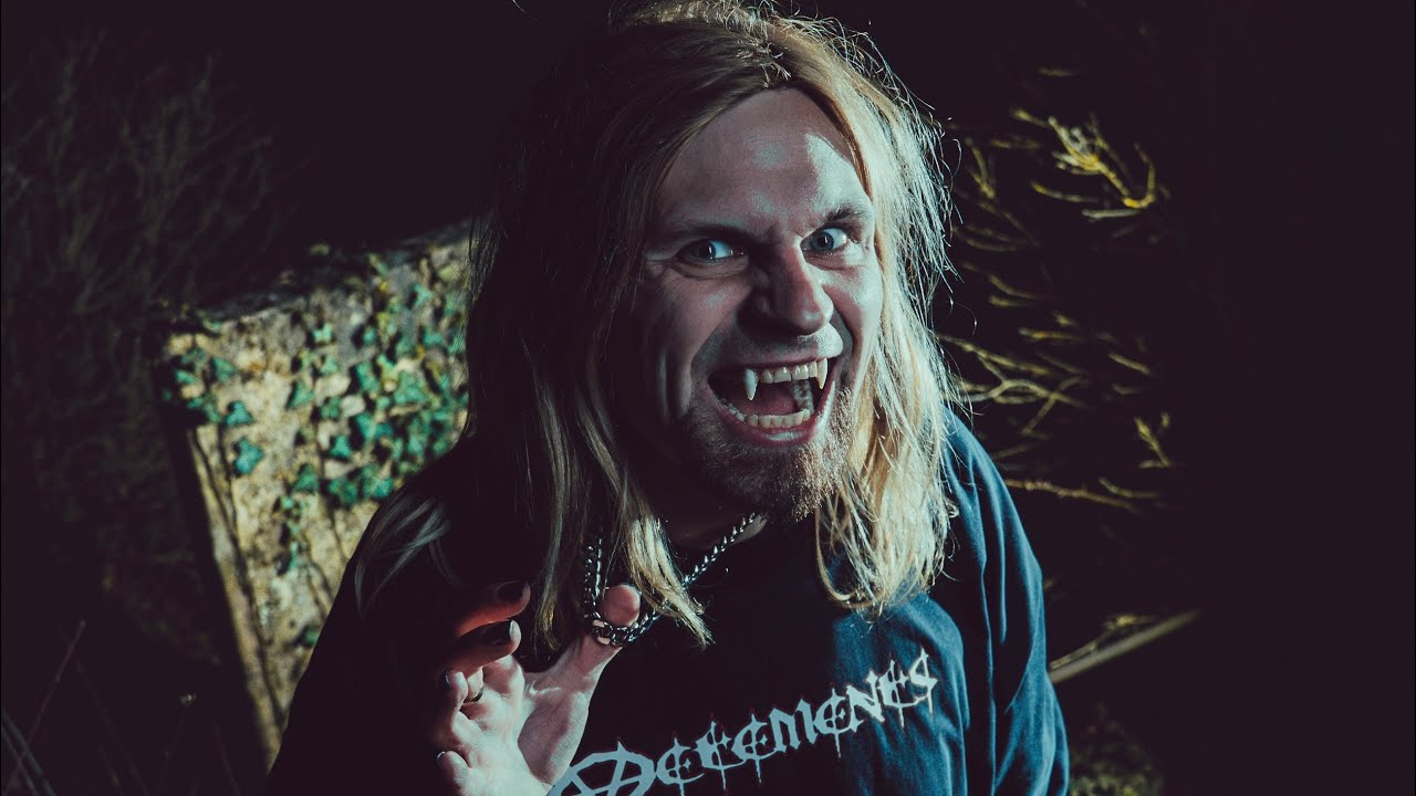 Watch REDZED - VAMPIRE OUT THE CRYPT ft. (Warlord Colossus) Vamp Video on YouTube Watch REDZED - VAMPIRE OUT THE CRYPT ft. (Warlord Colossus) Vamp Video on YouTube