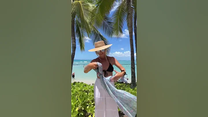 Here is a hack how to make a cute summer top from a beach sarong! #sarong #fashionhacks #beachwear