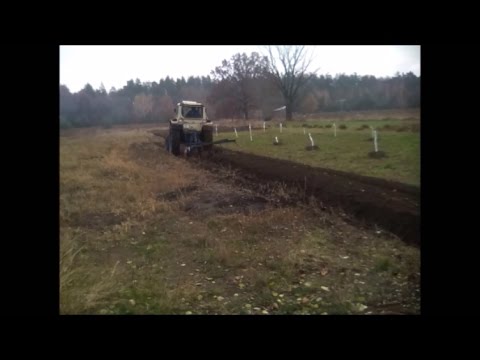 Видео: Как се оре градина с трактор?