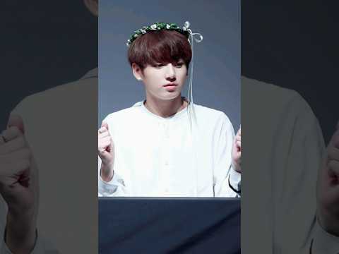 bts members in flower crown 🌸🌿💐#bts#btsarmy#kpop#armygalaxy#🌿🌸😊😊🌸😍😍🩷🩷♥️♥️🌹🌹❤❤