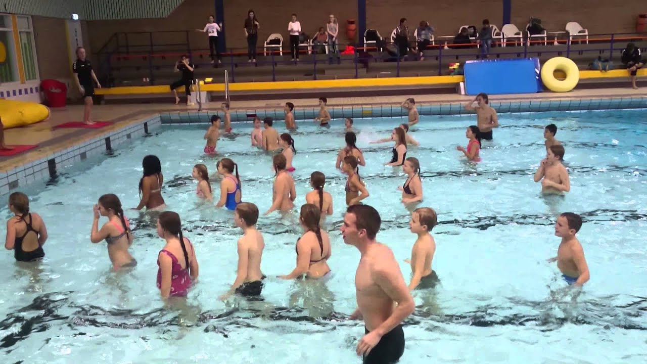 Schoolzwemmen in zwembad de Sypel