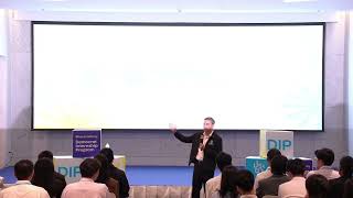 Abhisit lectures on the topic 'The Ideal Politician and National Development' Abhisit lectures on the topic 'The Ideal Politician and National Development'