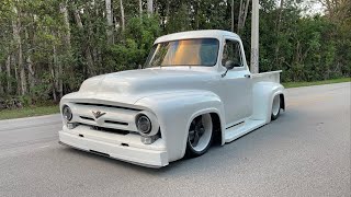 1955 Ford F100 with Accuair E-Level suspensión and an incredible restoration