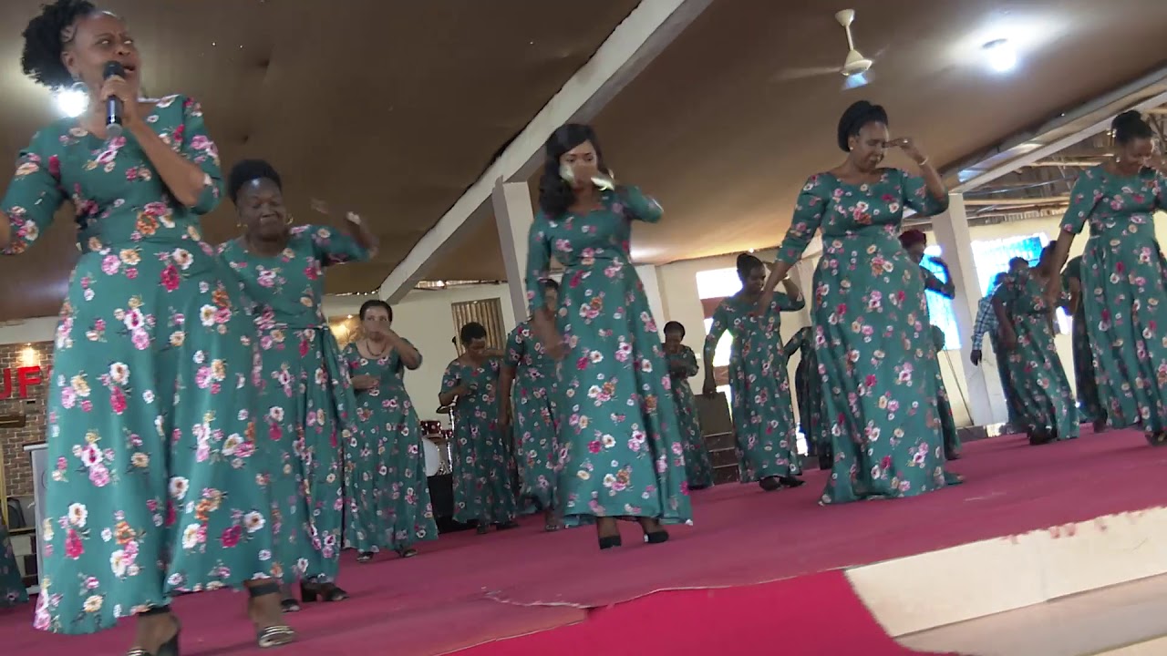 UNAONA NINI  kwaya kuu ufunuo