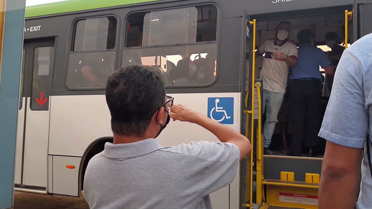 Inacessibilidade e transtorno (flagrante) - ônibus com elevador quebrado na rodoviária