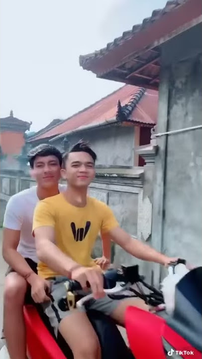 Cowok bali ganteng