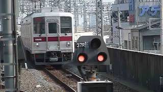 東武鉄道10000系6両+10050系2両編成 区間急行 北越谷駅ラッシュ時間帯通過
