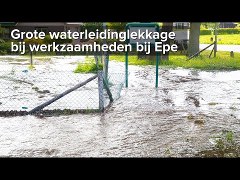 Grote waterleidinglekkage laat woning vol water lopen Ledderweg Epe - ©StefanVerkerk.nl