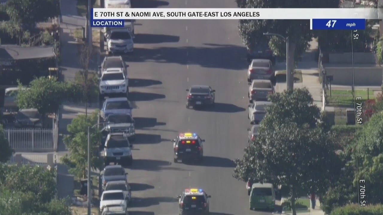 'Armed and dangerous' suspect leads cops on chase - YouTube
