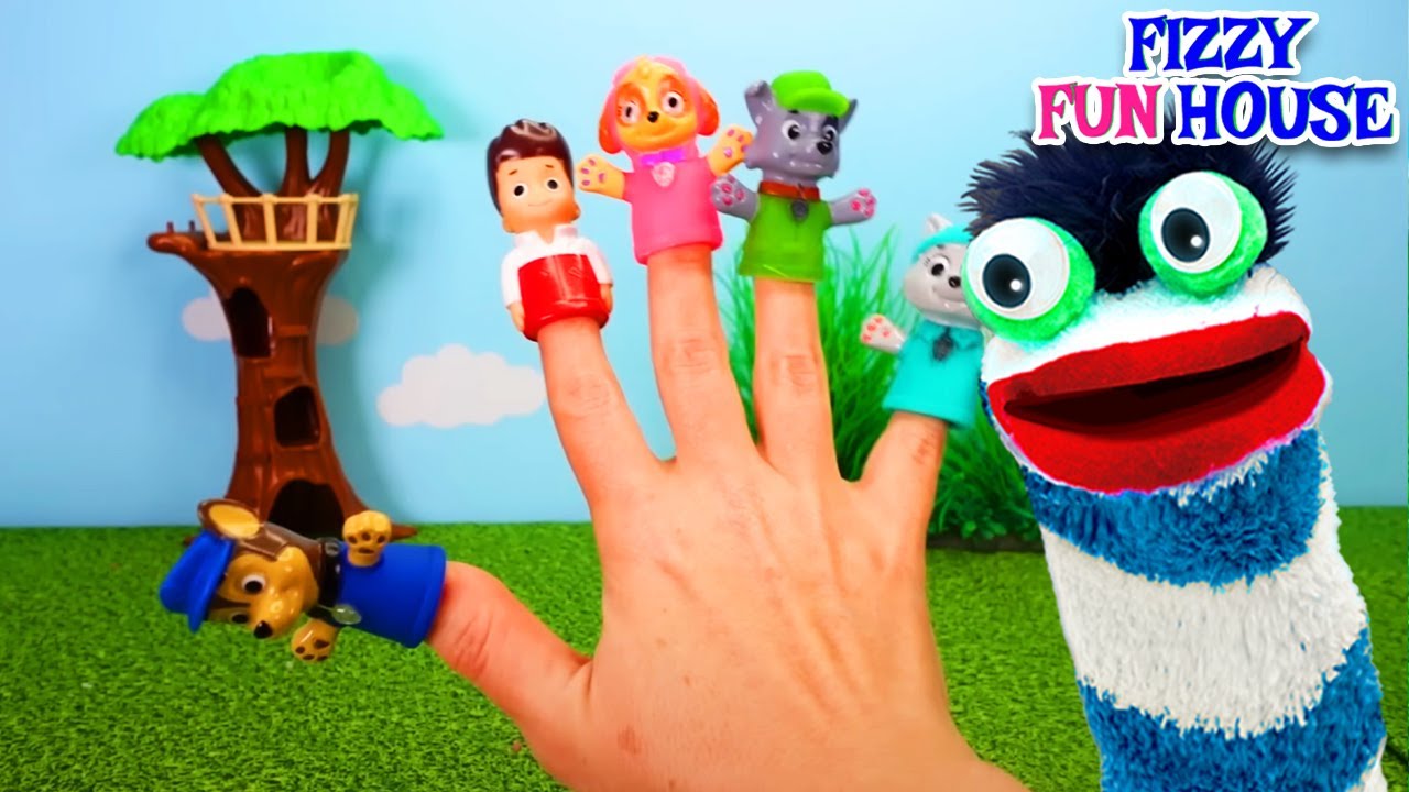 Watch Fizzy and Phoebe Sing The Family Finger Song! Fizzy Sings!