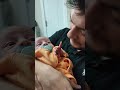 20 günlük Kaan elleri öpülünce gözleri büyüyor 😂😂 #baby #reels #öpücük #kocamangözler