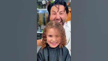 شلنا الهضامة والذكاء والغنج عجنب طلعت بالاخر بالشعر الليس غير وحدة Samahaelie 