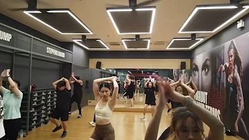 BODYJAM 107 Routine 1 with member Jetts Fitness Saimai Avenue