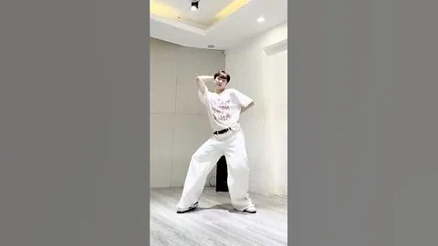 Tobii - Bad Girls Like You (Dance Challenge)