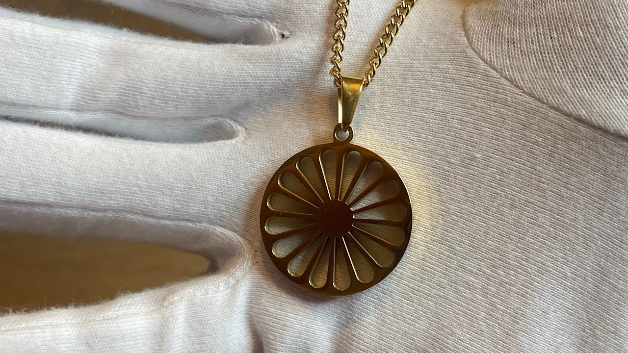 Pendentif Collier Sainte Sara Gitan - Acier Inoxydable 316L Argenté - 30x22 Mm Avec 12 Zircons - 2