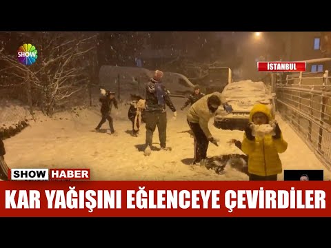 Kar yağışını eğlenceye çevirdiler