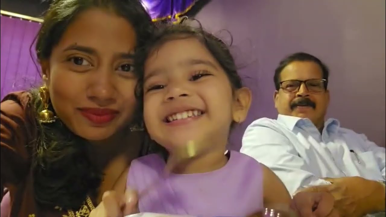 Видеоблог: В воскресенье с семьей пробуем новое место, где подают бирьяни.