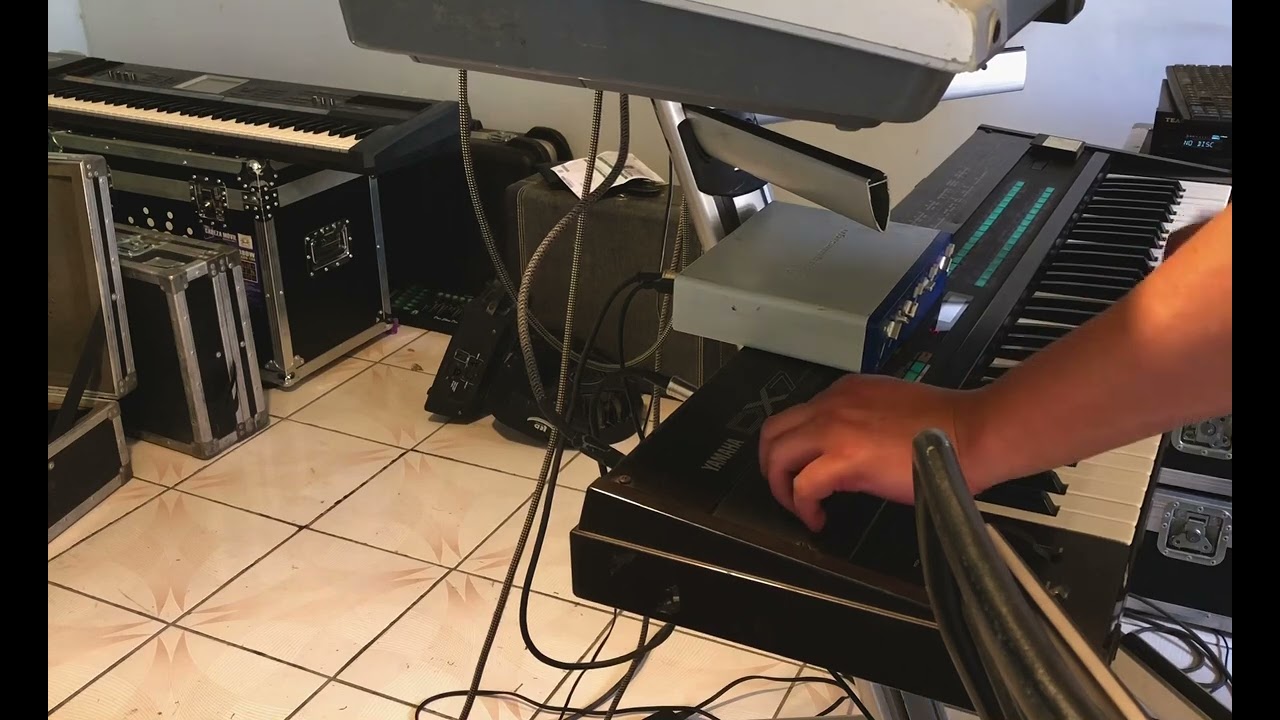 Como meter sonidos al teclado Yamaha Dx7 1a parte lista de sonidos