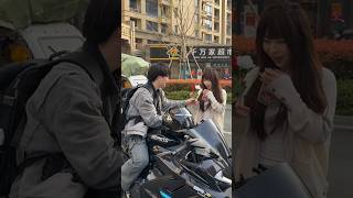 🥳🎉🥰Bike Rider Proposes to a Girl Using Magic.