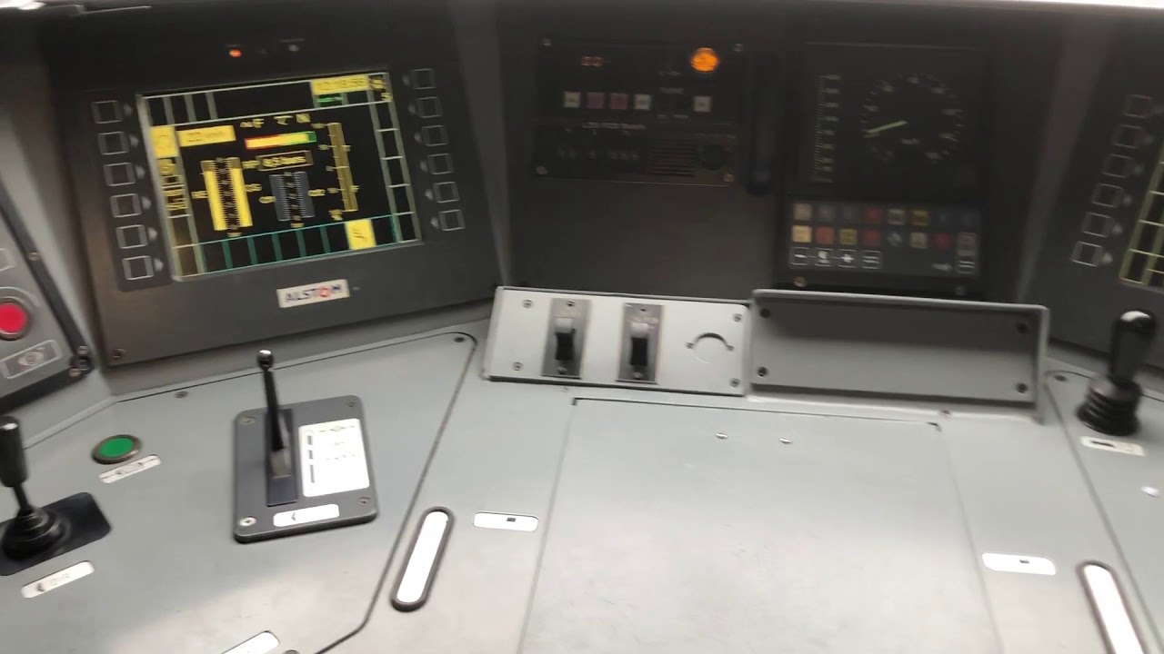 Comment conduire un train : séquence ralent 60 + rappel de ralent 60 + 000 + carré avec une 37500