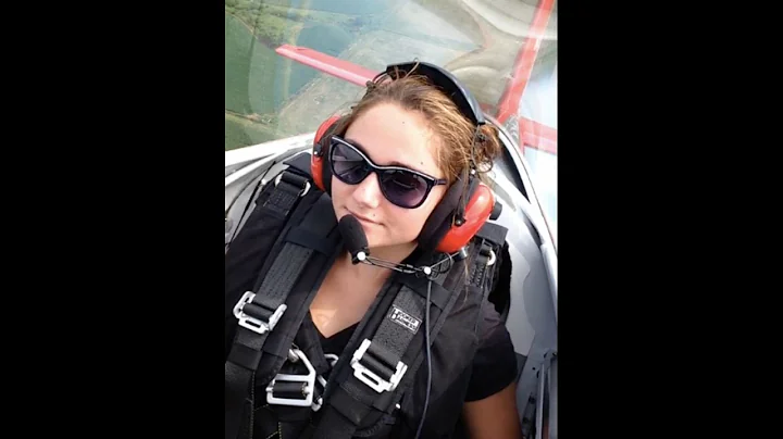 Rachel Dickey aerobatic flight in N411TW