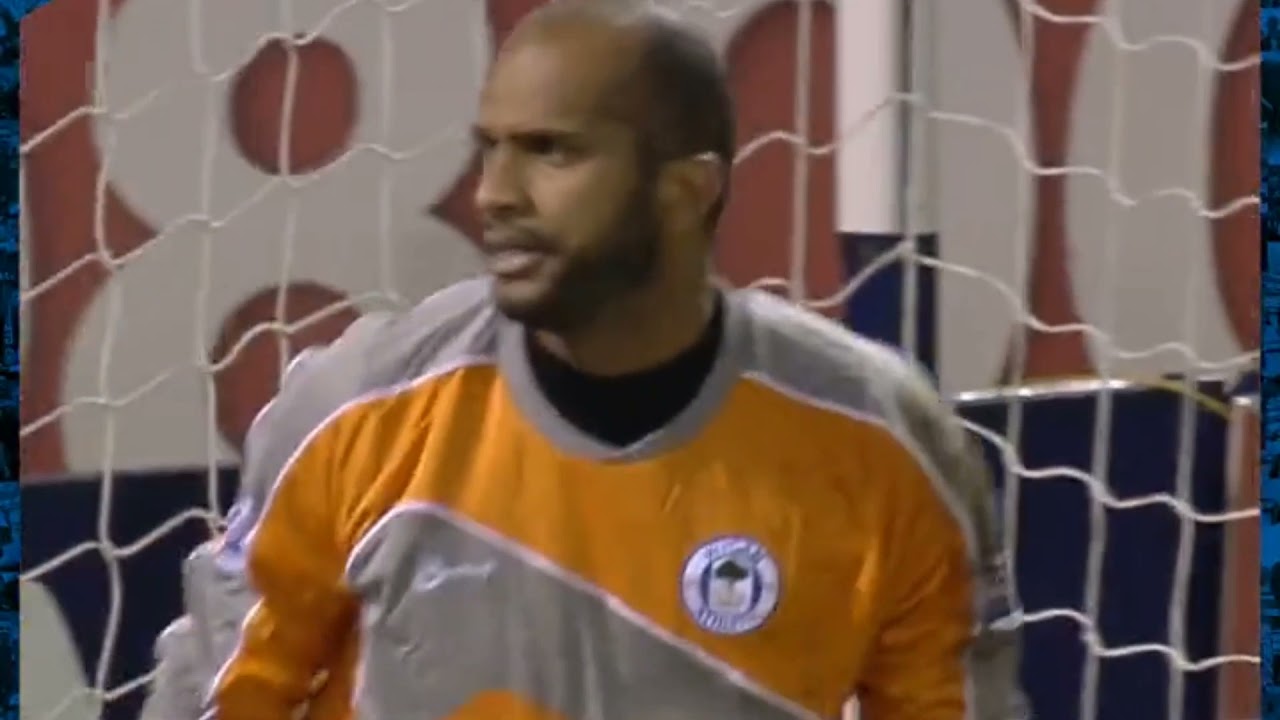 ويغان أثلتيك لأنجليزي يهنئ لاعب العماني🇴🇲 علي الحبسي بأبرز تصدياته في النادي😍(أسطورة) 🌹💜#عمان