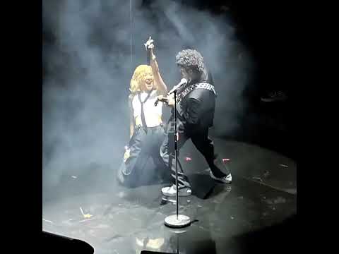 ROSÉ & Bruno Mars performing APT. at 2026 #grammy 