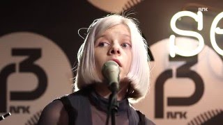 P3 Christine Live (2015): AURORA "Murder Song (5, 4, 3, 2, 1)"