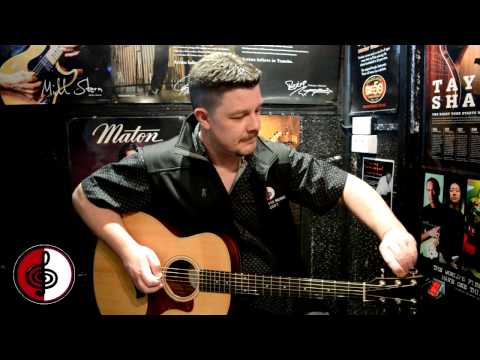 How to tune a guitar with a chromatic tuner