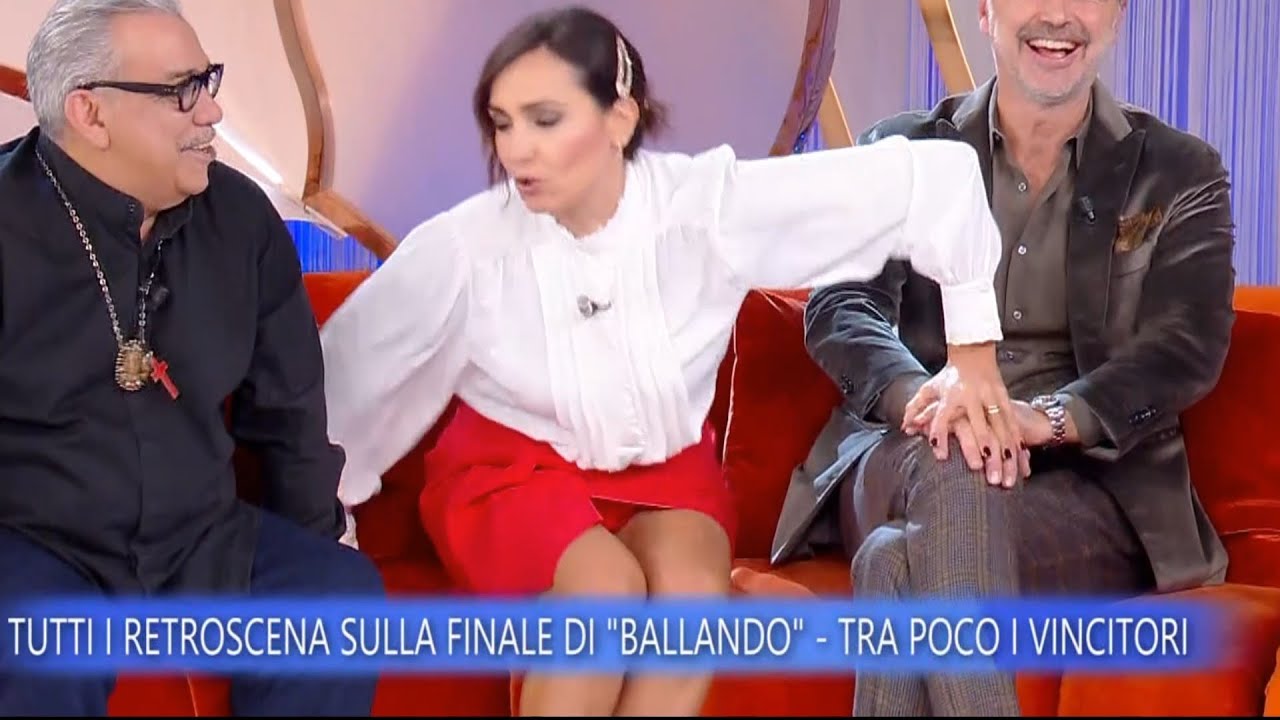 Caterina Balivo - UPSKIRT - La Volta Buona - 22-12-25