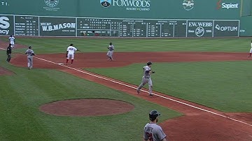 MIN@BOS: Dozier scores go-ahead run on error