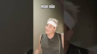 A Tia É Im Com Vcs?