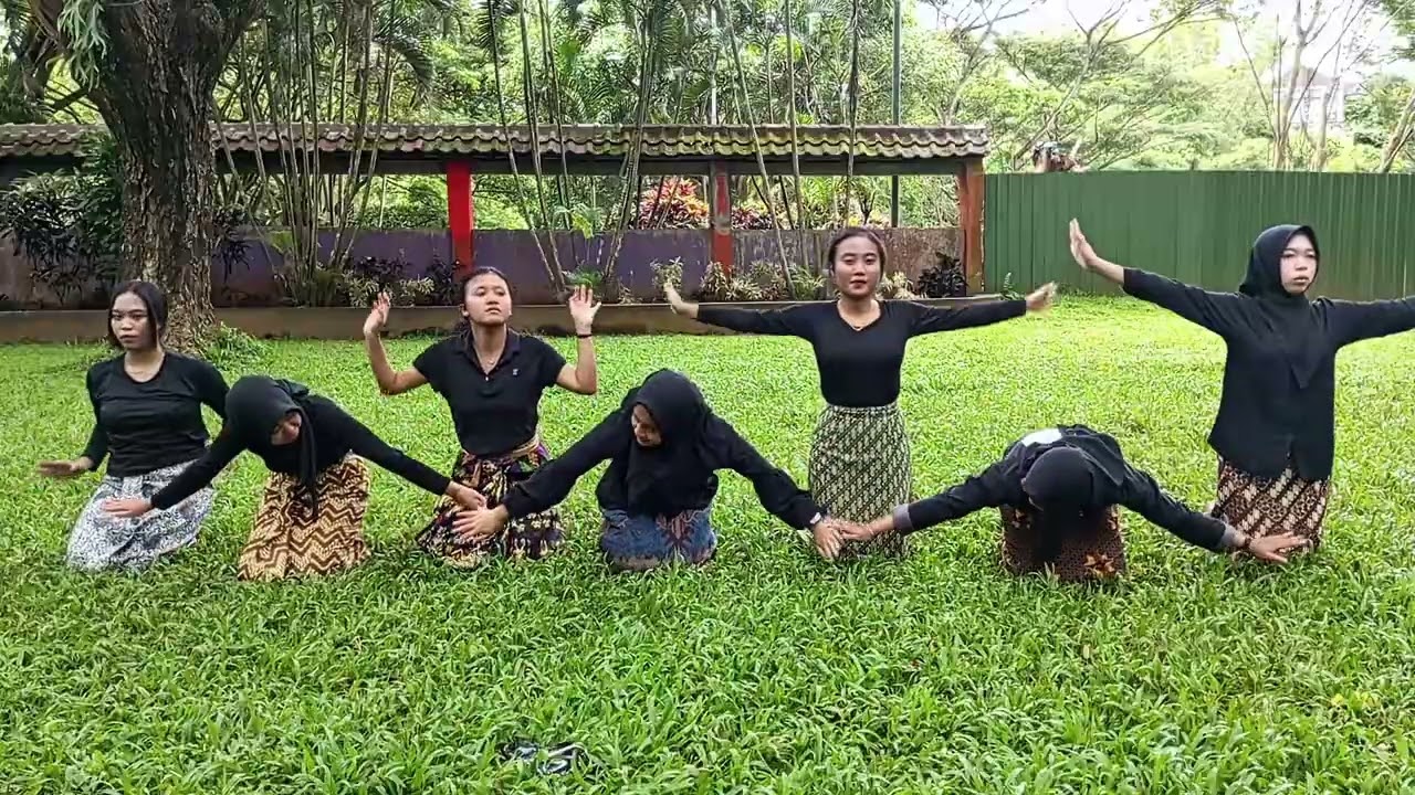 Tari Wonderland 1_Syabina Aura Belvani_XIIakl4_20