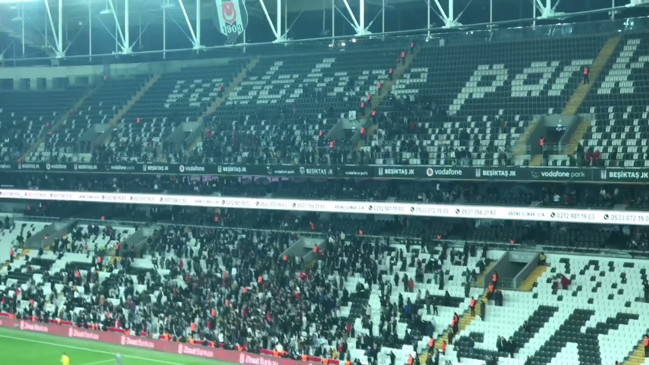 Uzatmalarda Vites Yükselten Beşiktaş Taraftarından Çılgınca Destek Beşiktaş’sın Sen Bizim Canımız