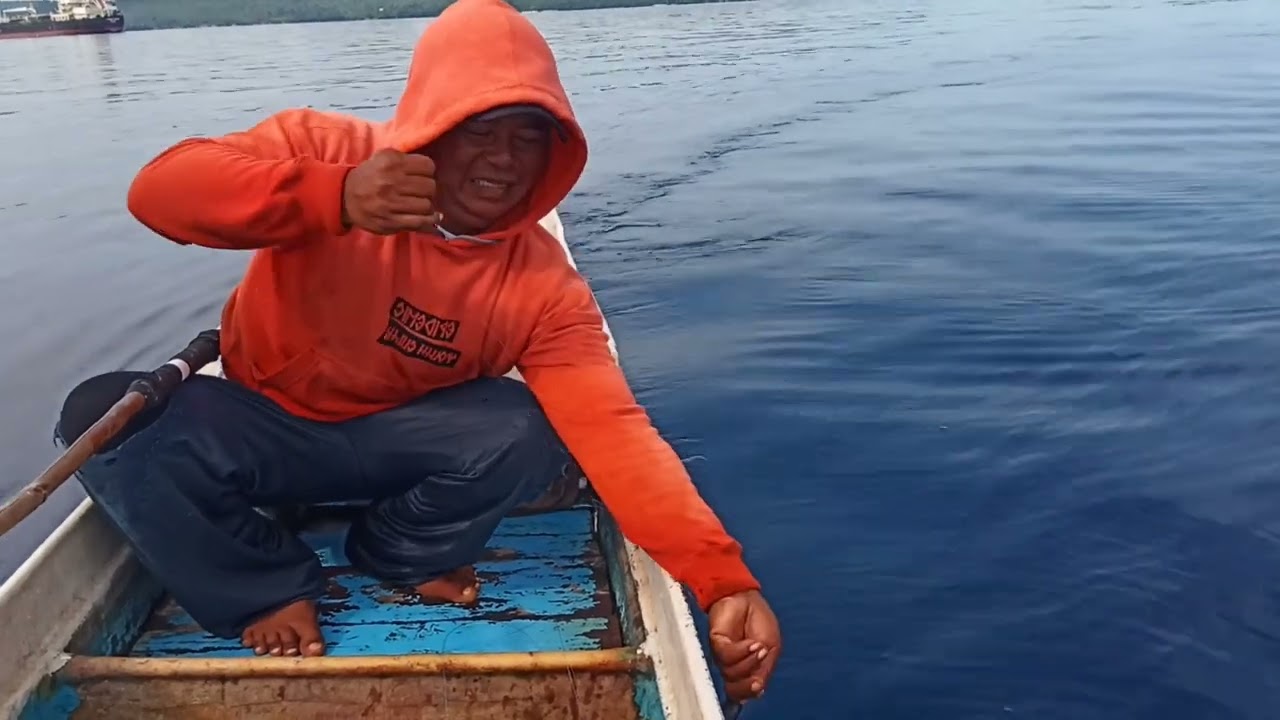 Hanya bermodalkan kain sutra,dapat sambaran sebanyak ini#tradisionalfishing