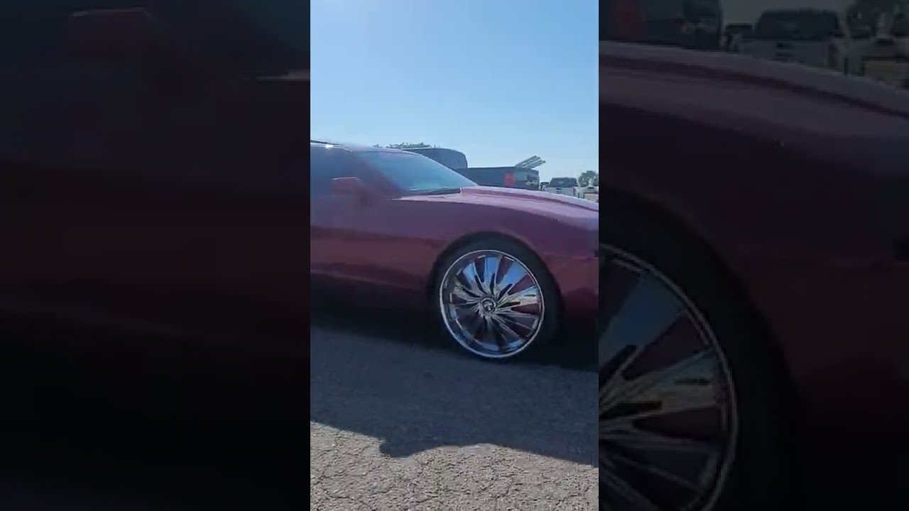 BMW's, Camaro, and Impala all on spinners. #ridinspinners #dubwheels #floaters