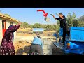 Major Disaster: A Block Falls Toward the Operator's Head! What Will Happen?!